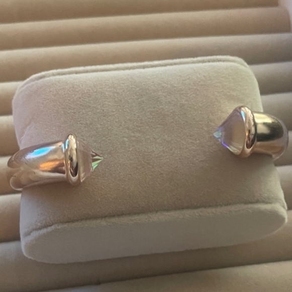 🌿❗️Kendra Scott❗️⏭️Jolie Hinged Cuff Bracelet w/Dichroic Glass accents 💎EUC🥸 - Picture 1 of 2